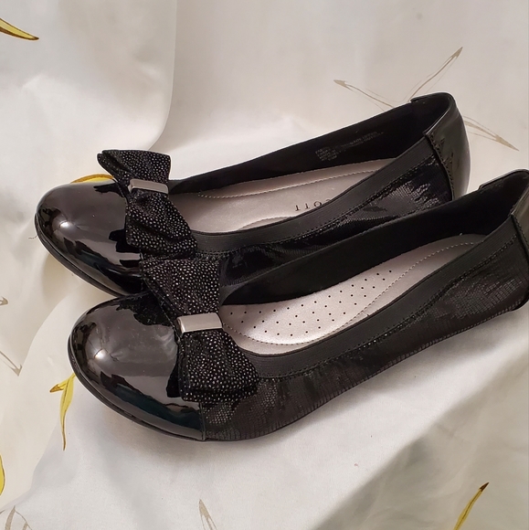 Shoes size 9.5 - Picture 5 of 11